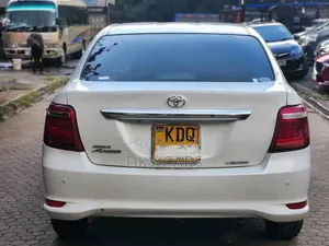 Toyota Axio 2017 Pearl
