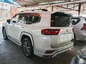Toyota Land Cruiser 3.5 Petrol 4WD 2022 White