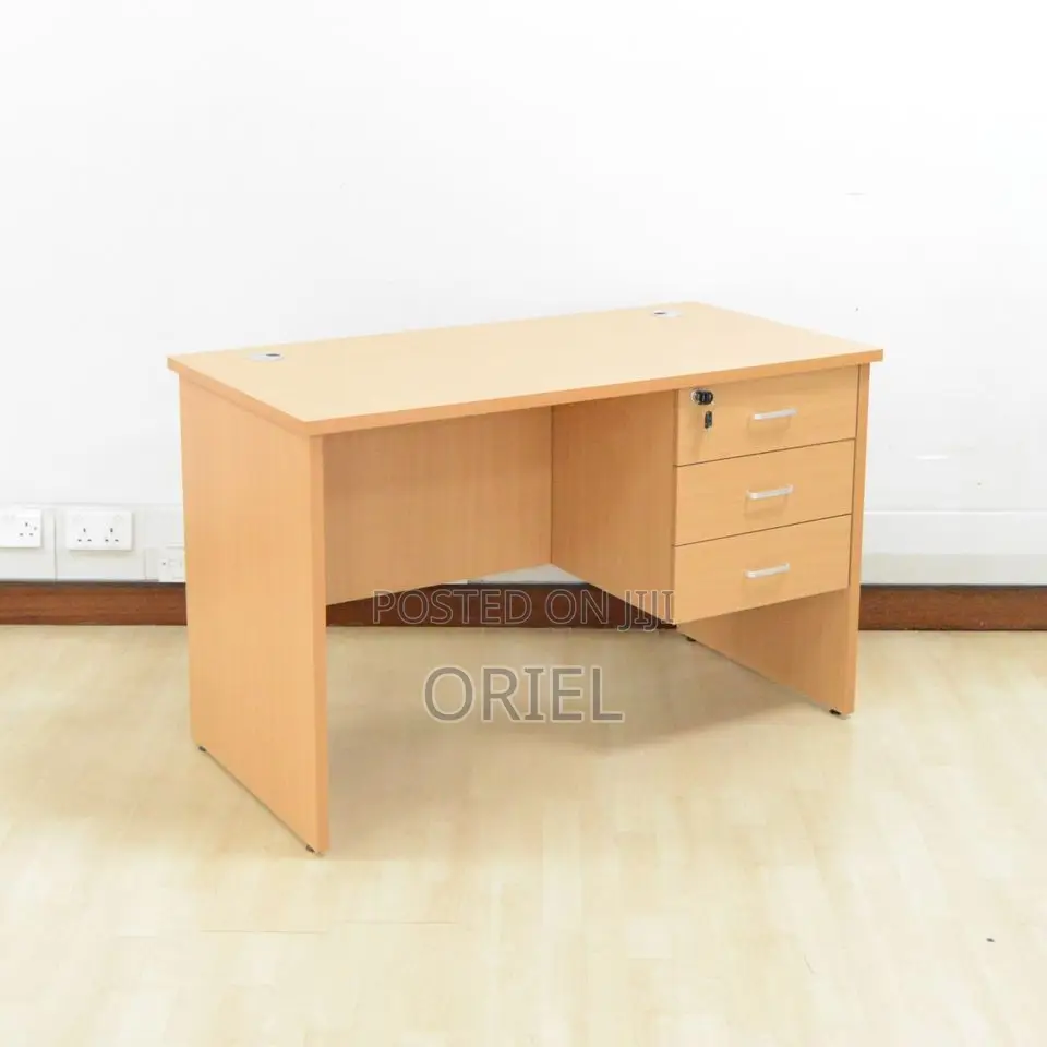 Office Desk : 0.9m Local Office Desk