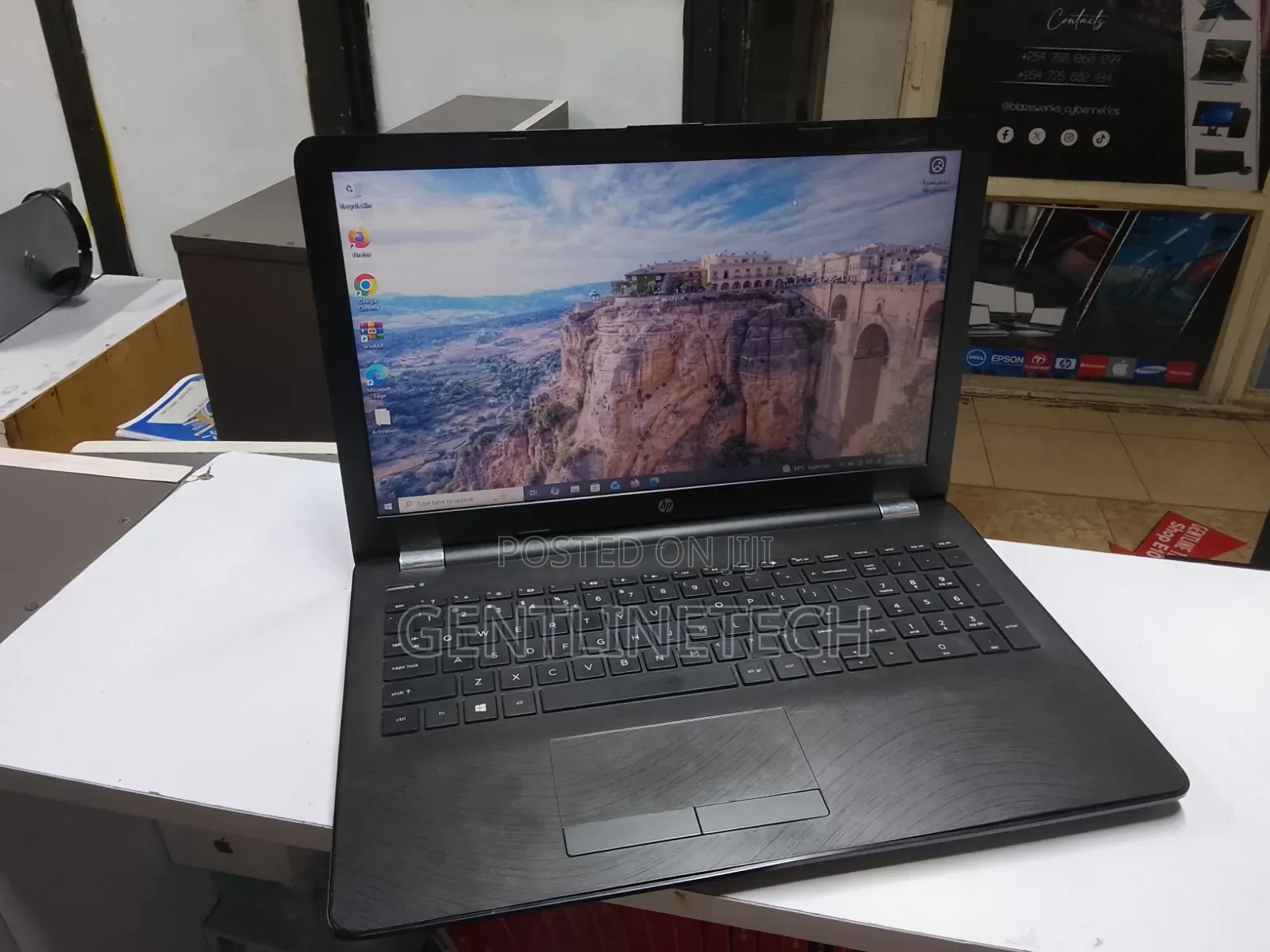 Laptop HP 250 G6 8GB Intel Core i5 HDD+SSD 500GB
