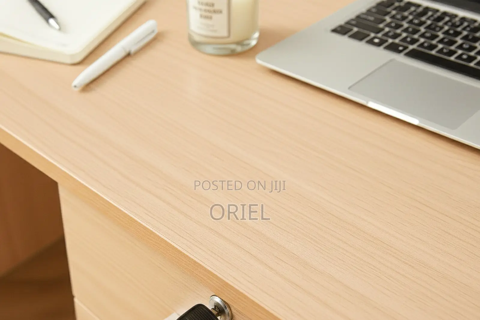 Office Desk : 0.9m Local Office Desk
