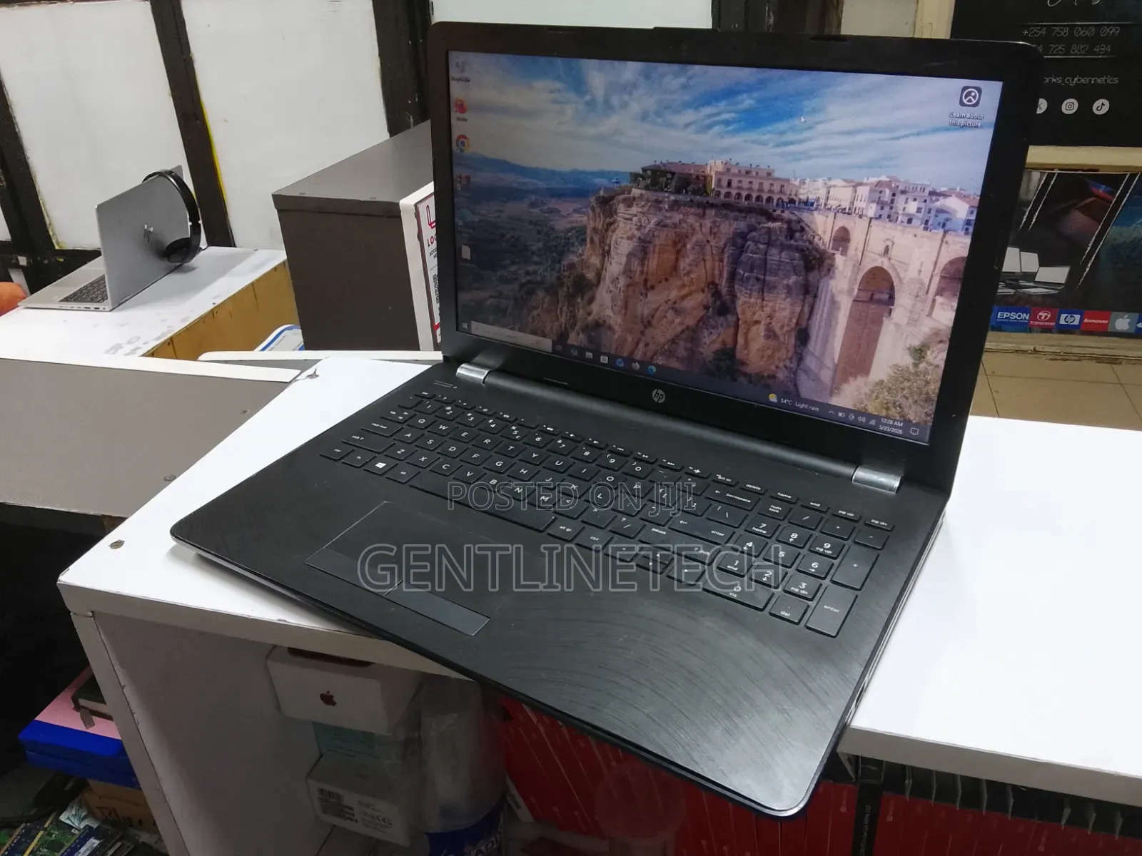Laptop HP 250 G6 8GB Intel Core i5 HDD+SSD 500GB
