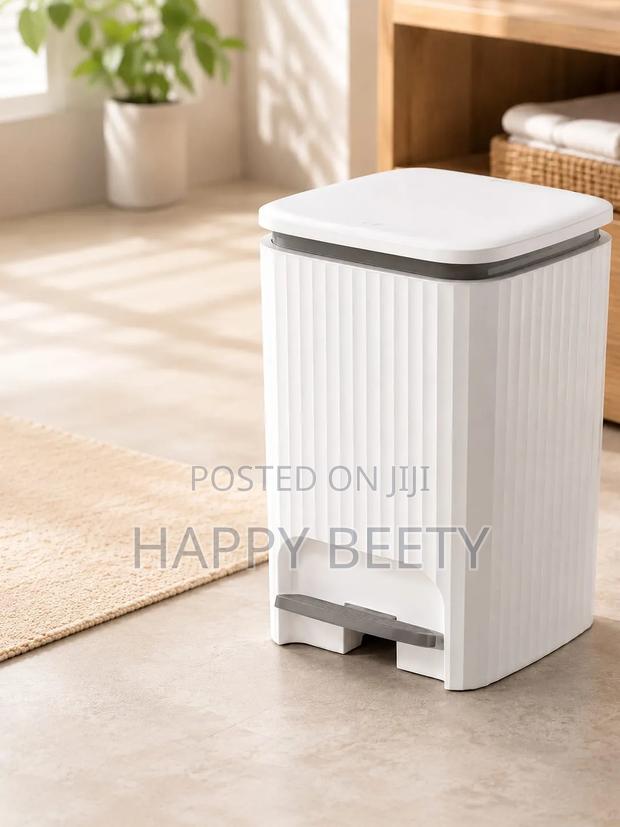 Foot Pedal Dustbin Trash Can - thumbnail 4