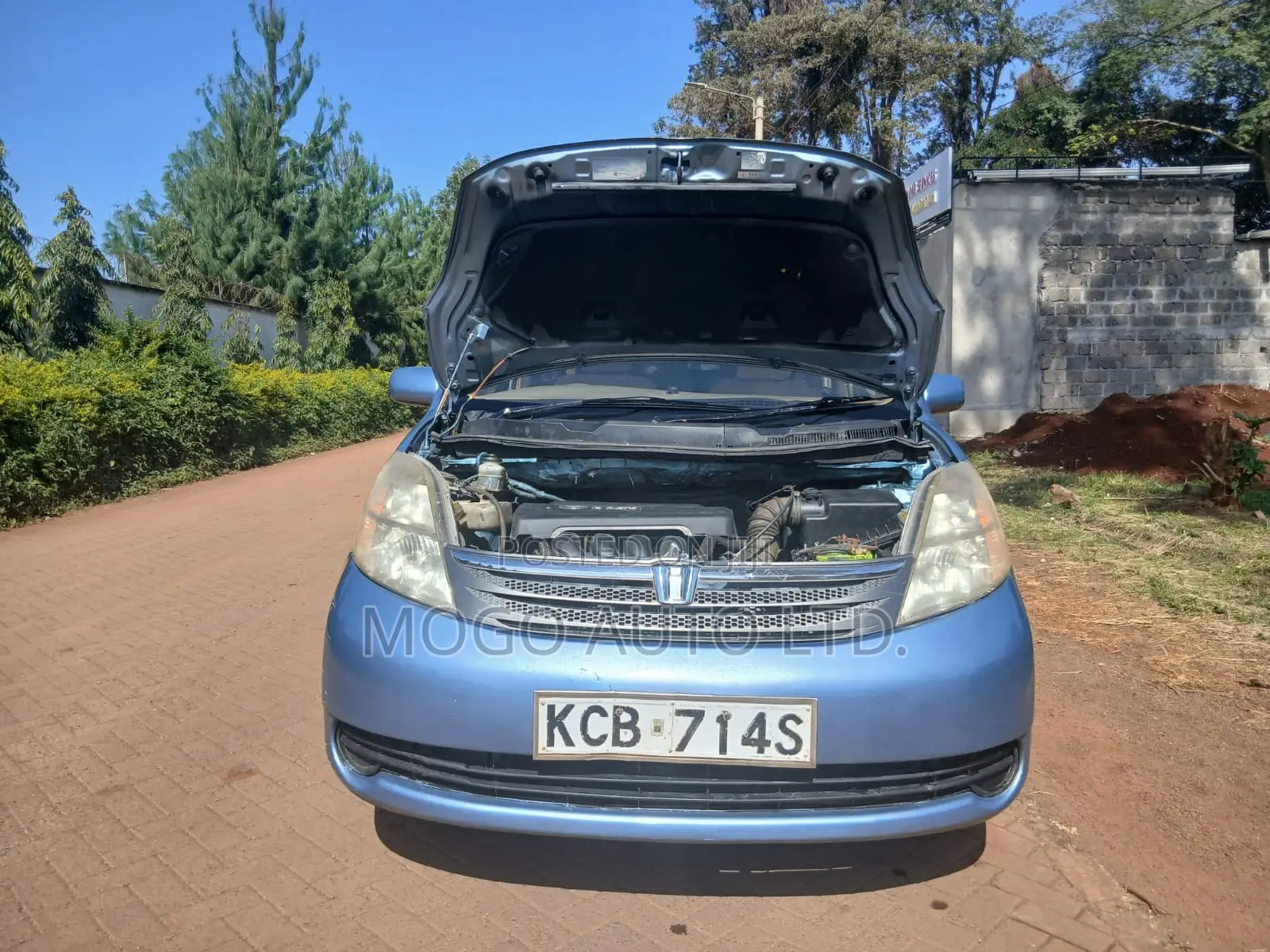 Toyota ISIS 2007 White