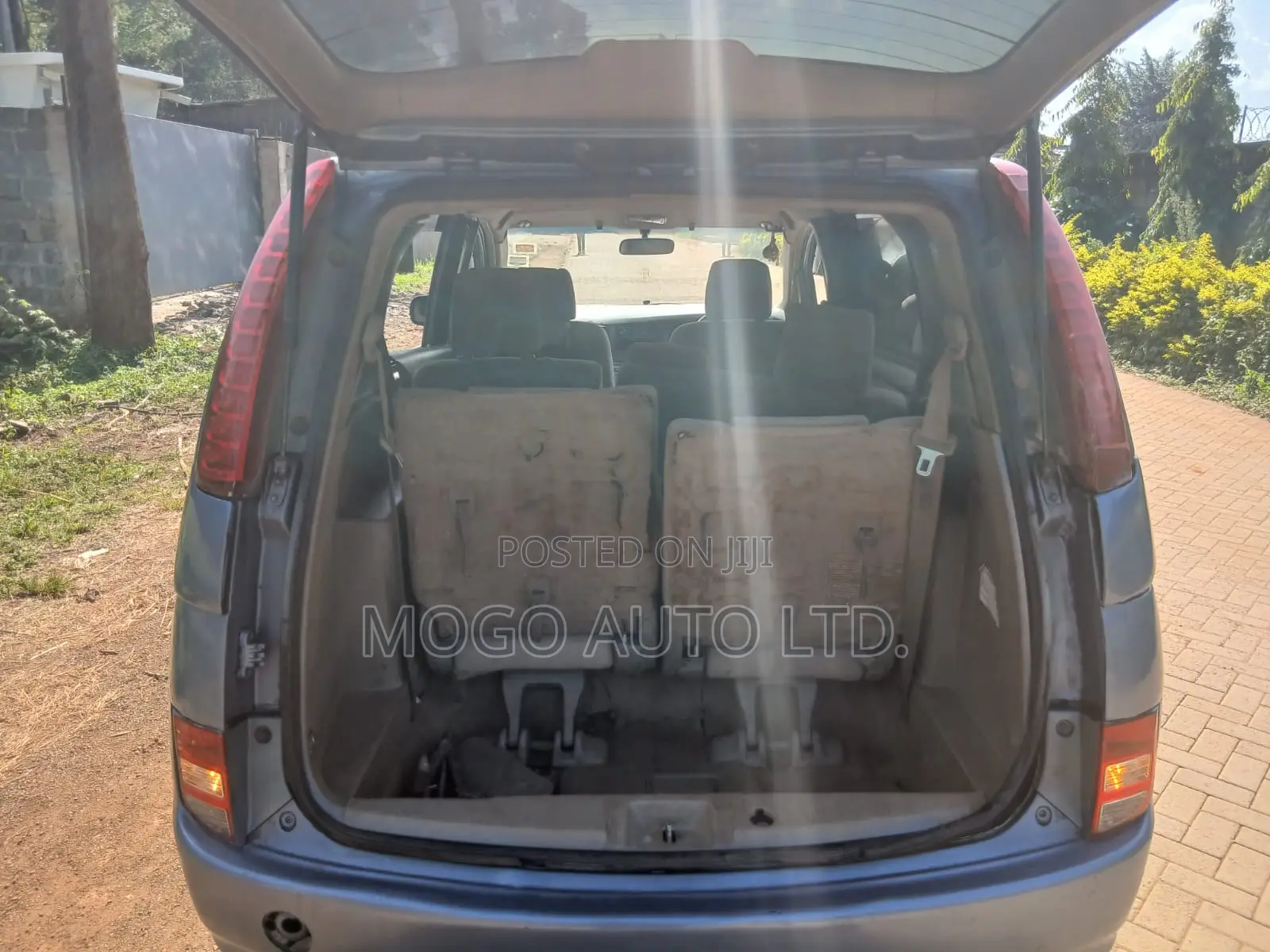 Toyota ISIS 2007 White