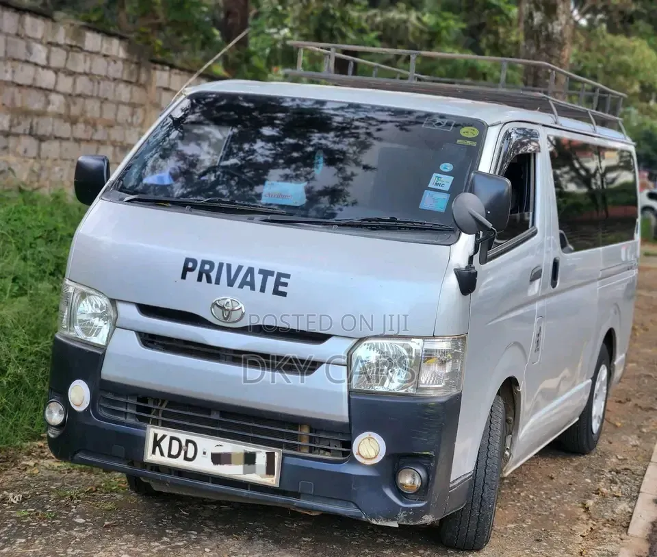 Toyota HiAce 2014 Silver