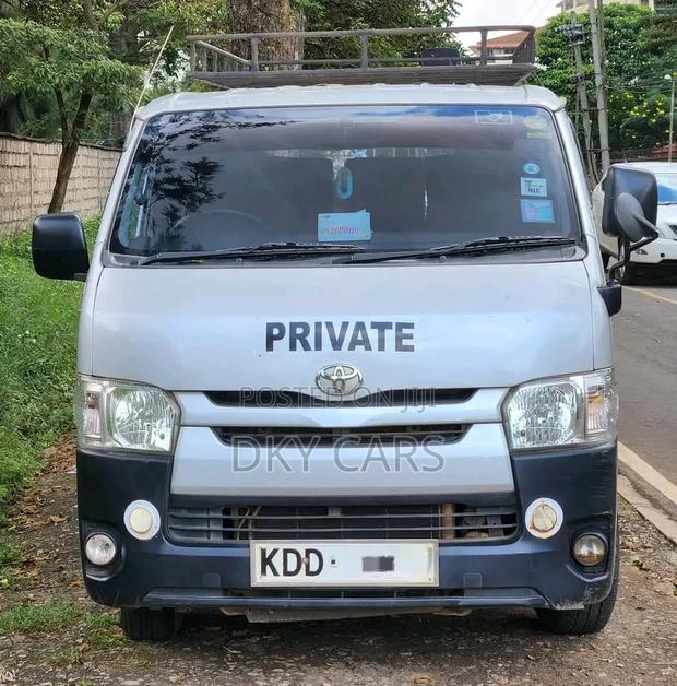 Toyota HiAce 2014 Silver - thumbnail 2