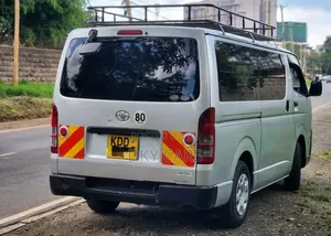 Toyota HiAce 2014 Silver
