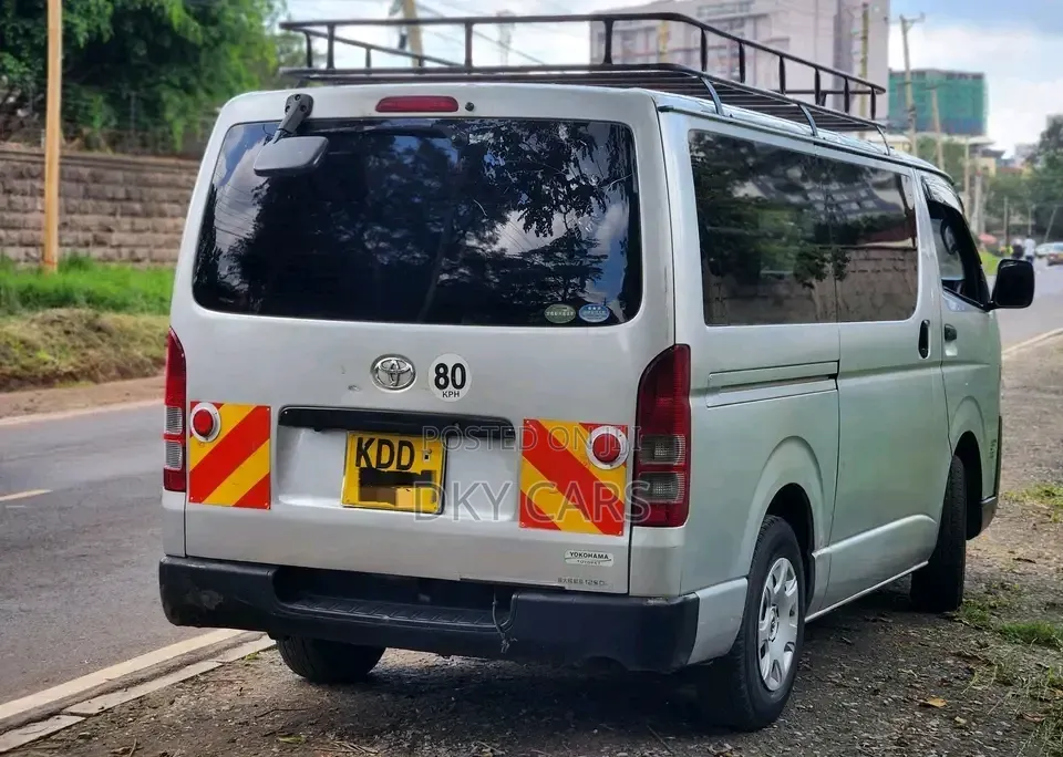 Toyota HiAce 2014 Silver