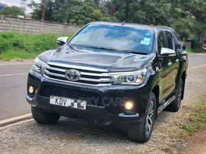 Toyota Hilux 2016 Black