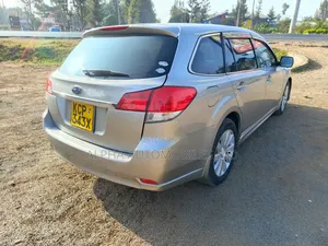 Subaru Legacy 2.5i Limited 2011 Gray