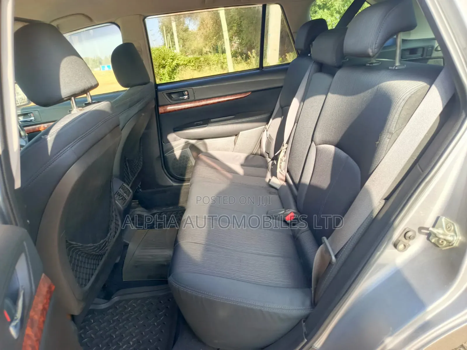 Subaru Legacy 2.5i Limited 2011 Gray
