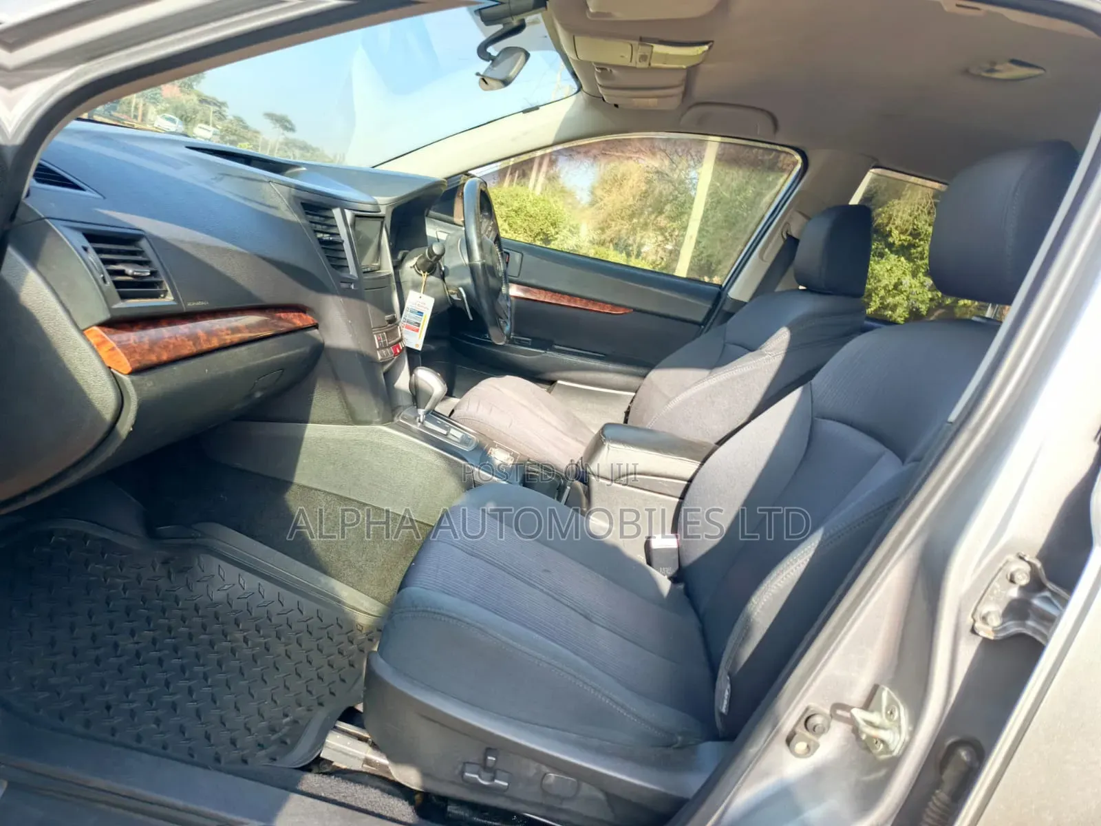 Subaru Legacy 2.5i Limited 2011 Gray