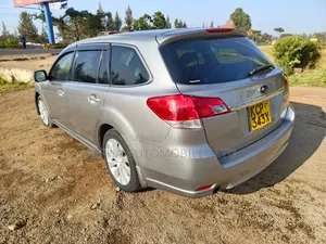 Subaru Legacy 2.5i Limited 2011 Gray