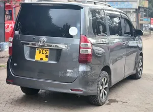 Toyota Noah 2012 Gray
