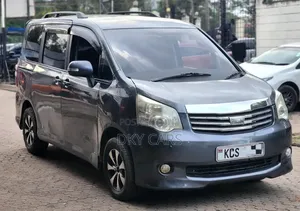 Toyota Noah 2012 Gray