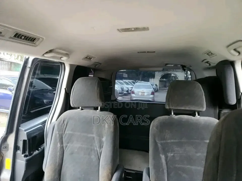 Toyota Noah 2012 Gray