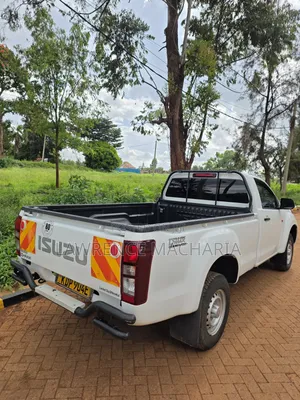 Isuzu D-MAX 2024 White