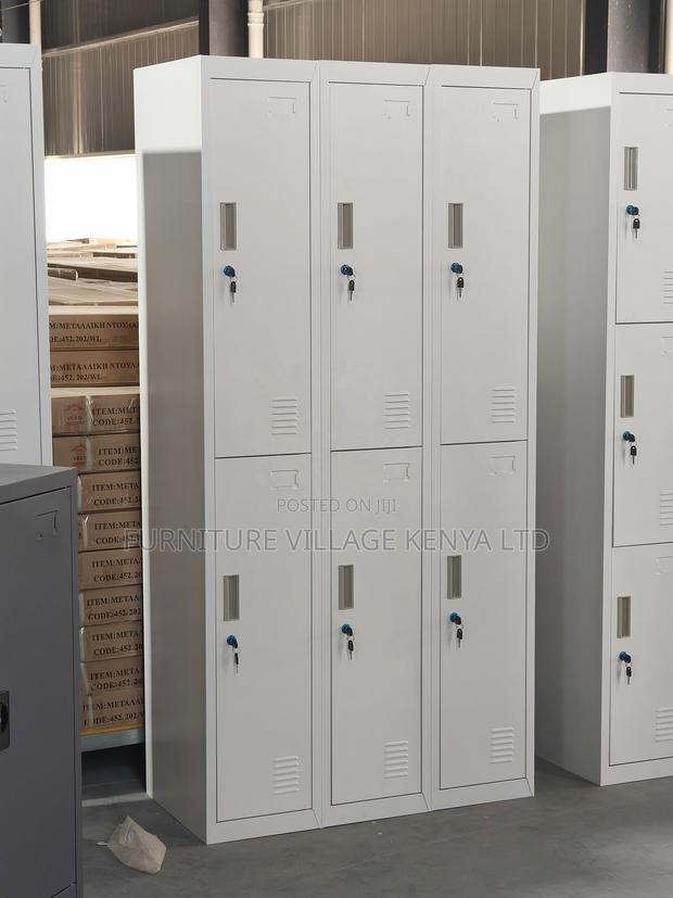 6-Door Metallic Changing Rooms Storage Locker - thumbnail 2