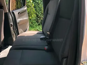 Isuzu D-MAX 2022 Silver