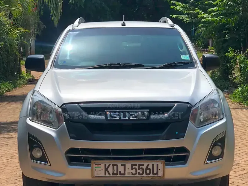 Isuzu D-MAX 2022 Silver