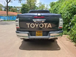 Toyota Hilux 2019 Black