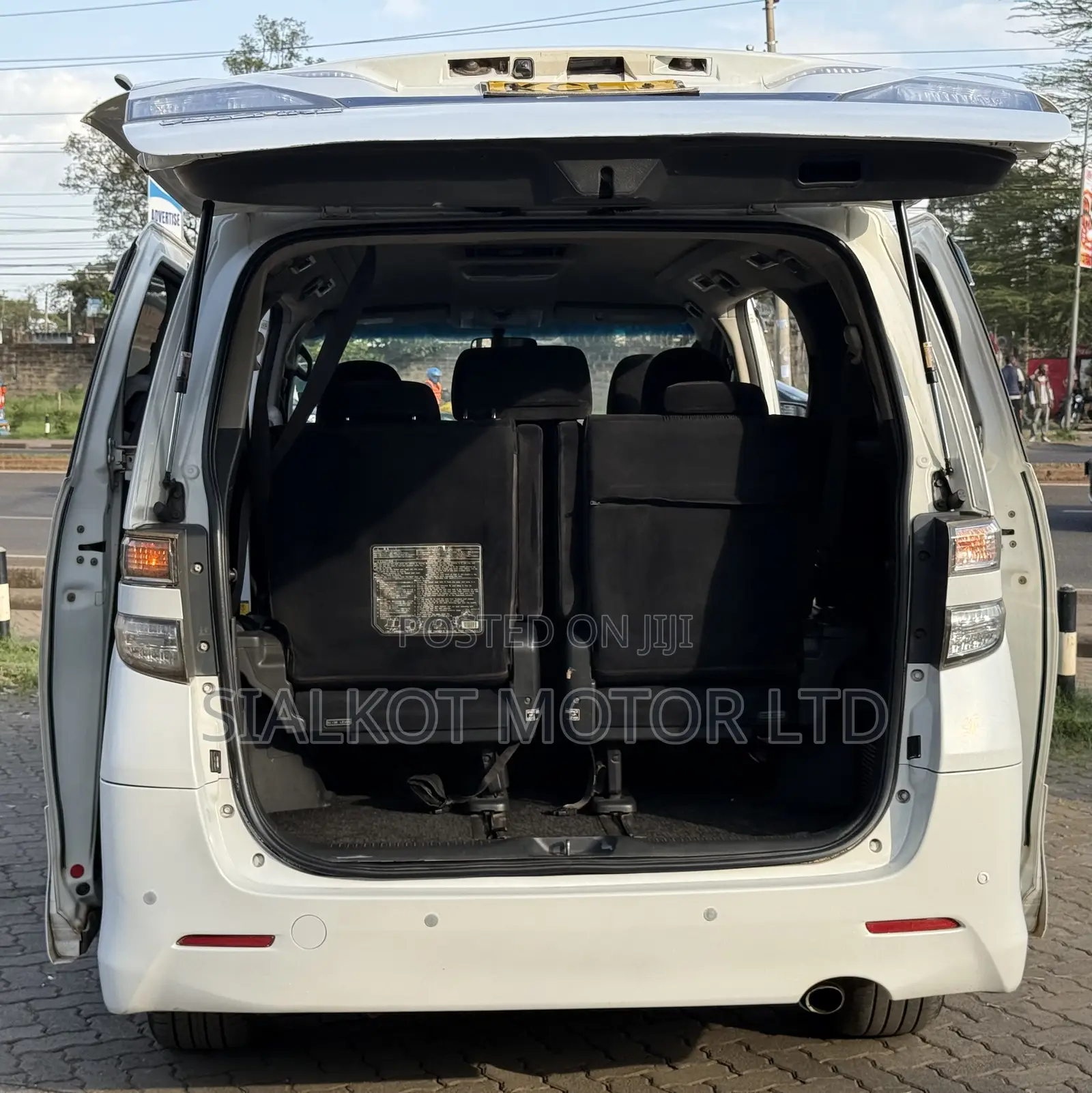Toyota Alphard 2.4 Petrol AWD 2010 White