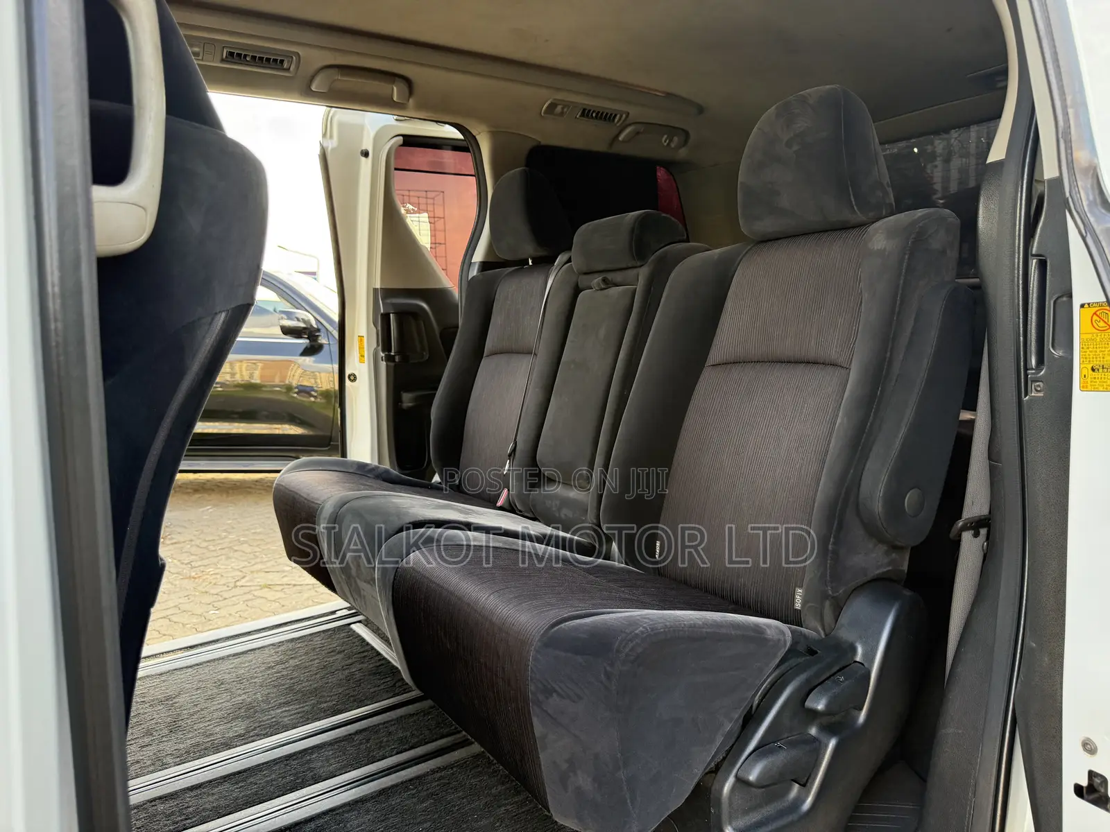 Toyota Alphard 2.4 Petrol AWD 2010 White
