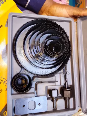 High Value D -Max Hole Saw Set 16 Pieces