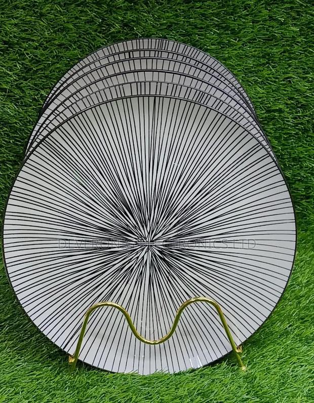 Black Dotted 
Dinner Plates 
Available - thumbnail 3
