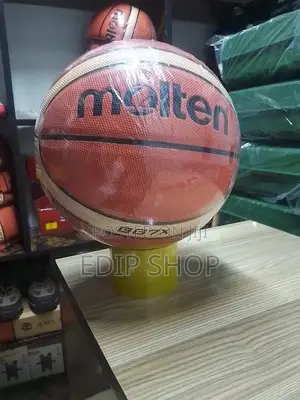 Gg7x Molten Basketball Balls