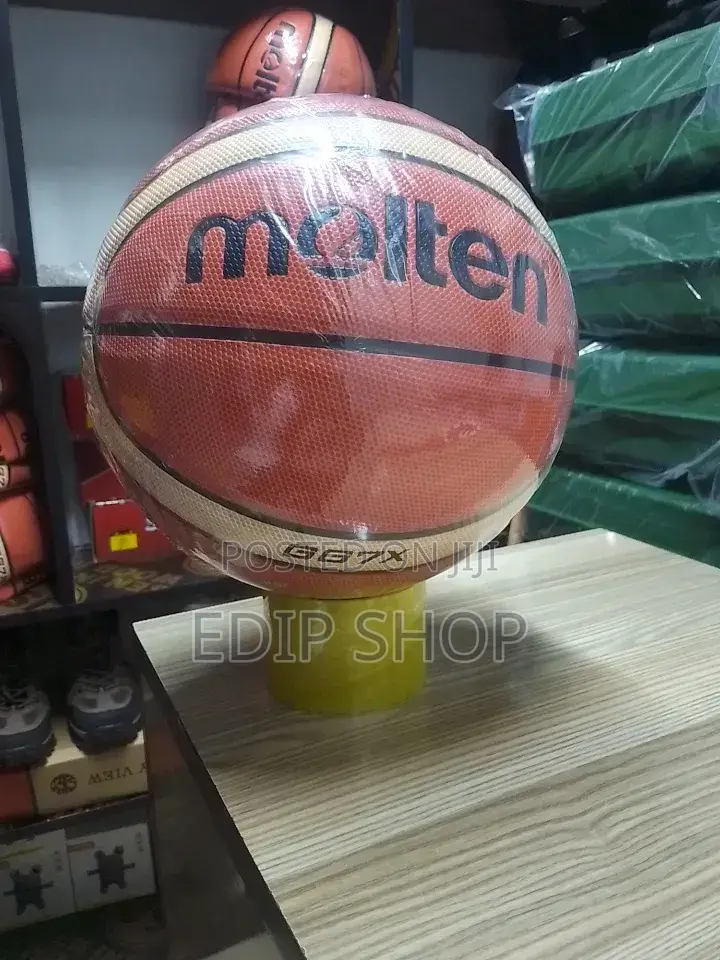 Gg7x Molten Basketball Balls