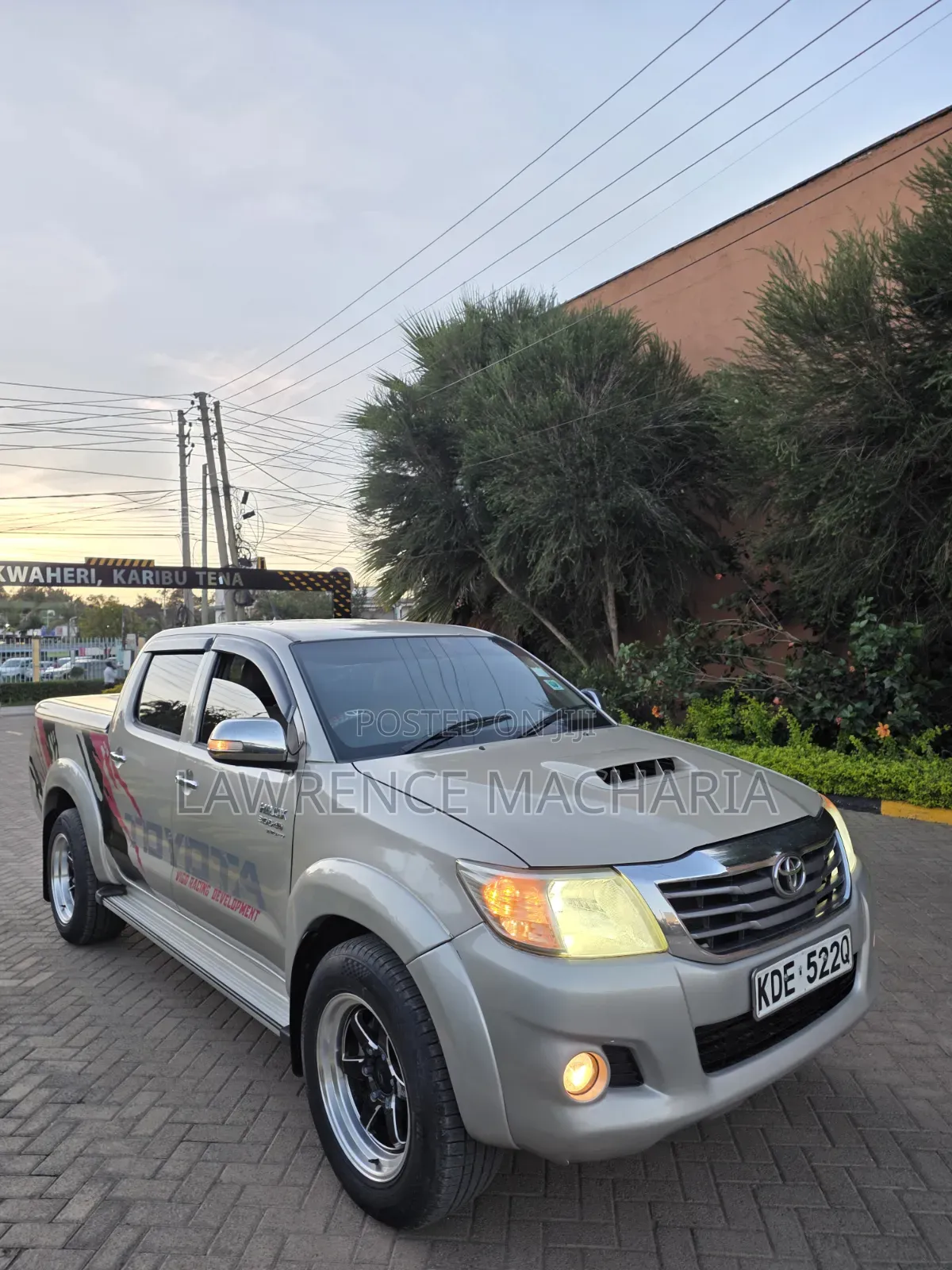 Toyota Hilux 2014 Gold