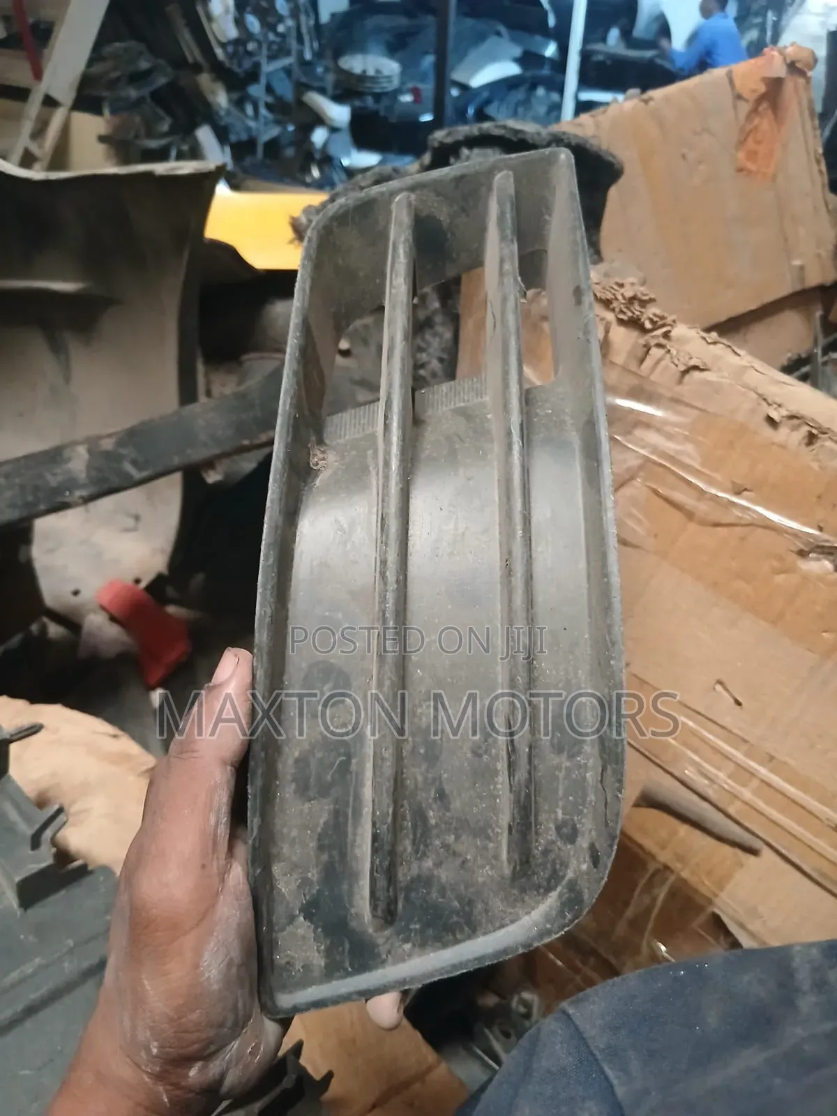 Toyota Isis 2005 Foglight Cover