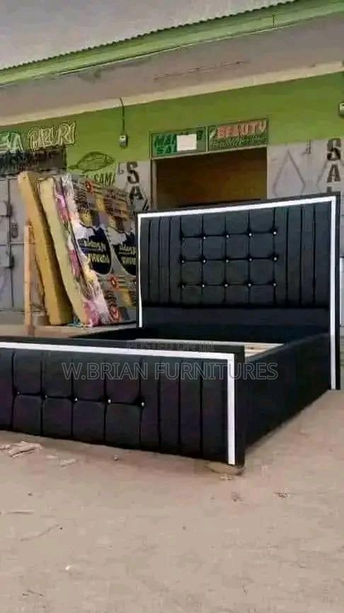 Black Chester Bed