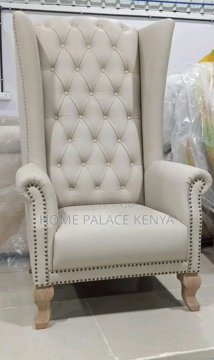 Accent Chair; Upholstered Accent Chair With Curved Wooden Legs