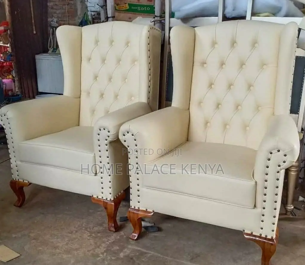 Accent Chair; Upholstered Accent Chair With Curved Wooden Legs