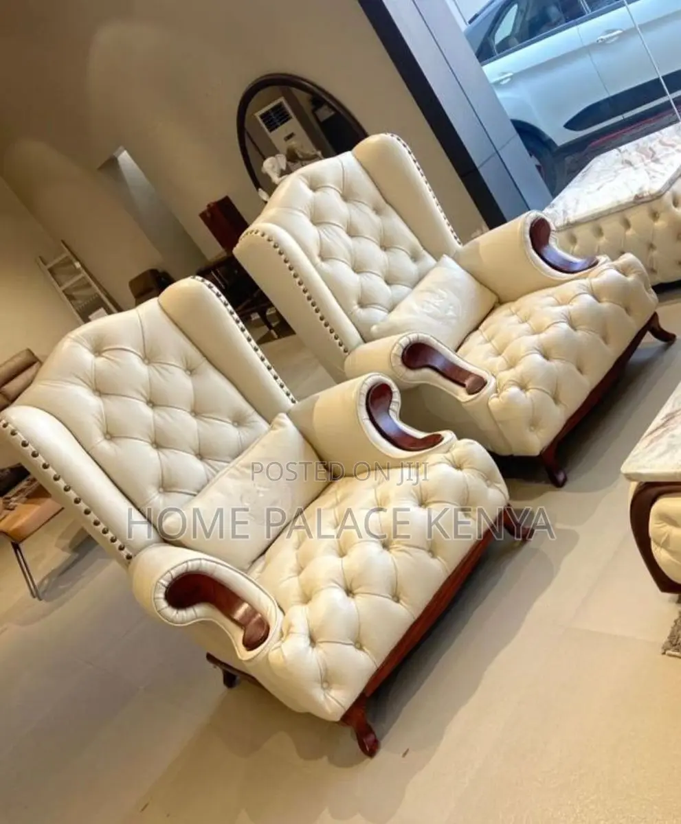 Accent Chair; Upholstered Accent Chair With Curved Wooden Legs
