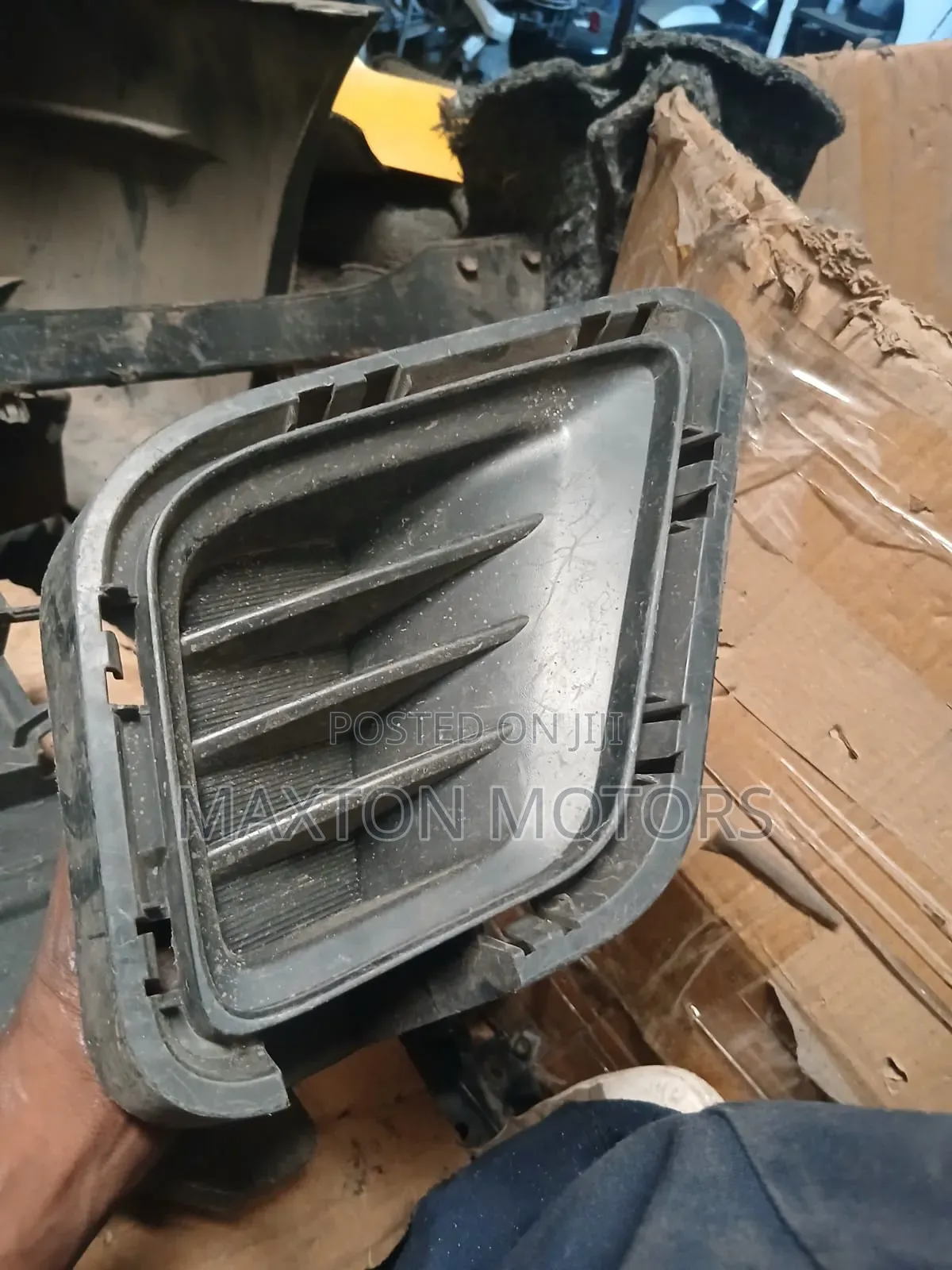 Toyota Ractis Nsp120 Foglight Cover