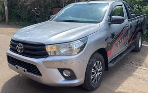 Toyota Hilux 2016 Gray