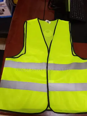 High Visibility Safety Reflector Vest – Pocket Free