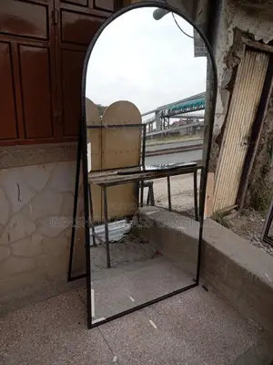 Dressing Mirrors Curved Shape