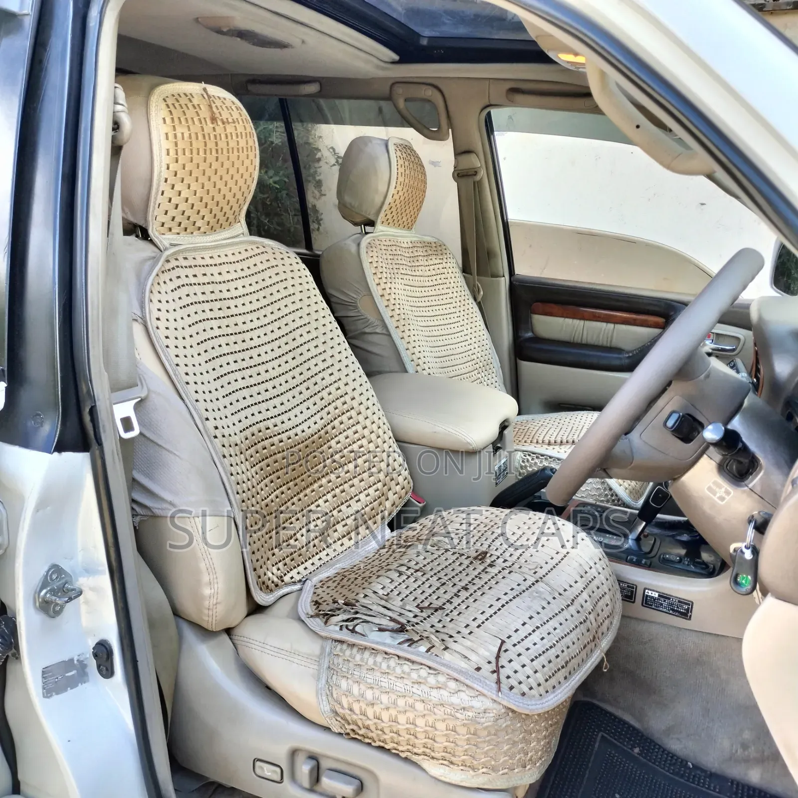Toyota Land Cruiser 2001 White