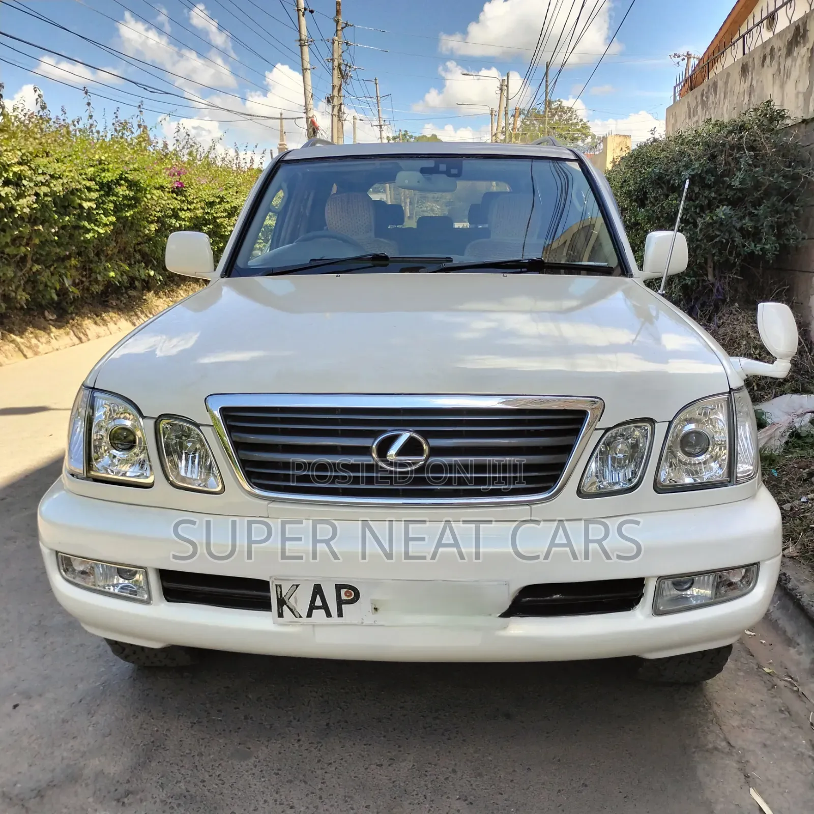 Toyota Land Cruiser 2001 White