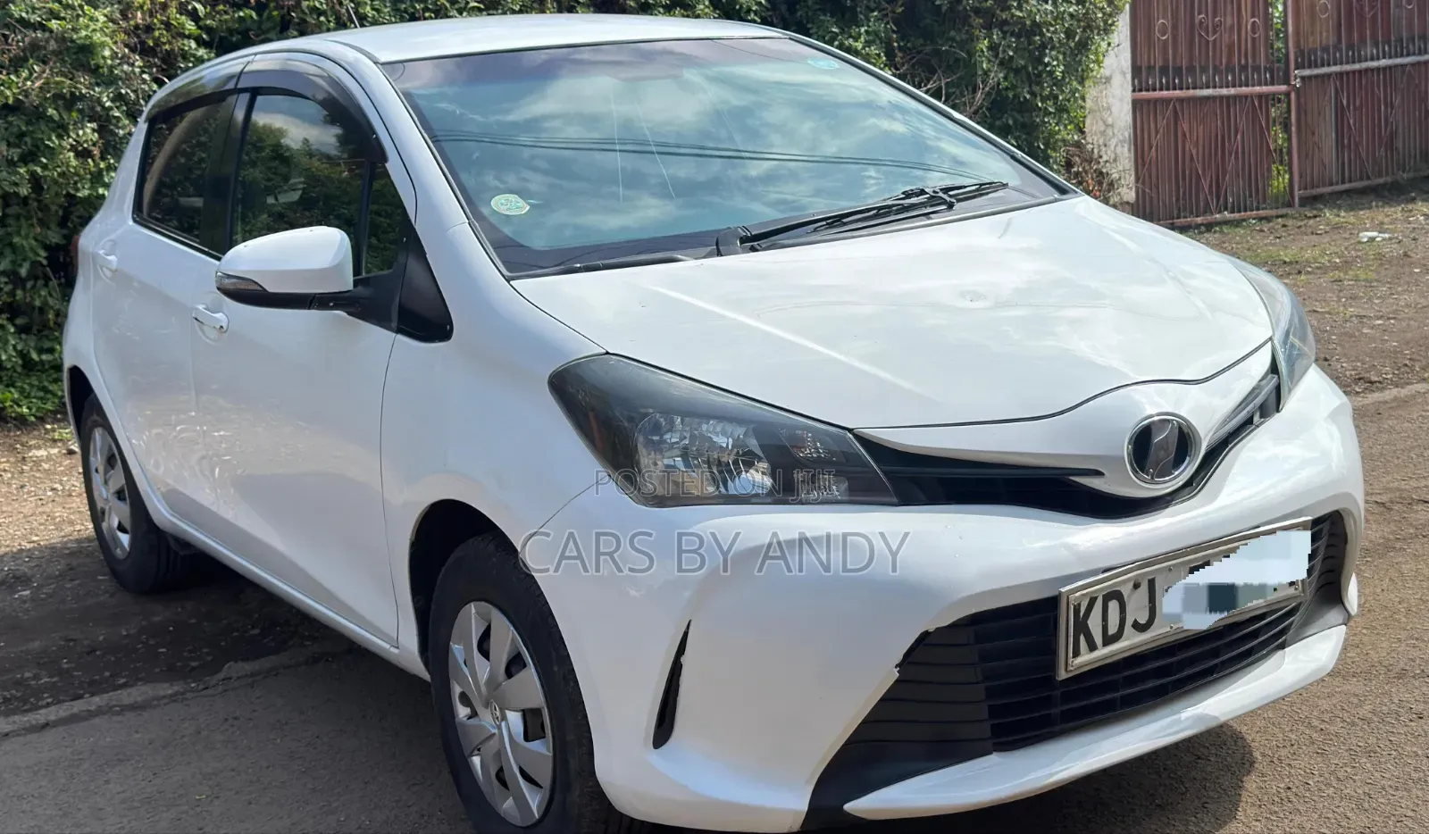 Toyota Vitz 2015 White
