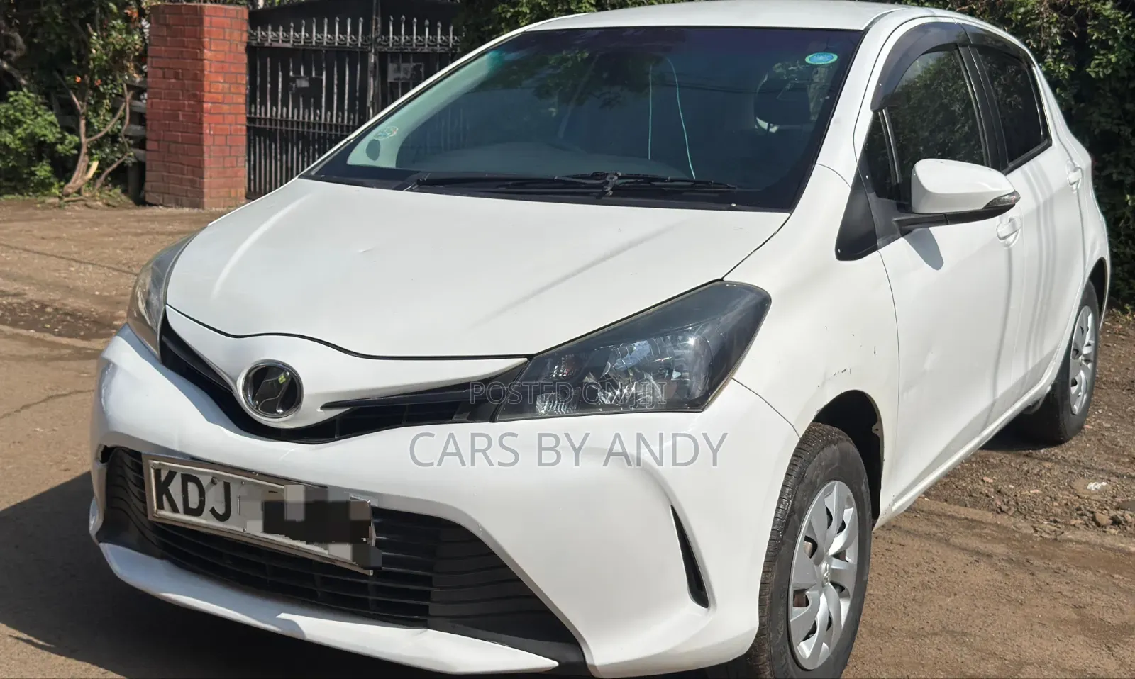Toyota Vitz 2015 White