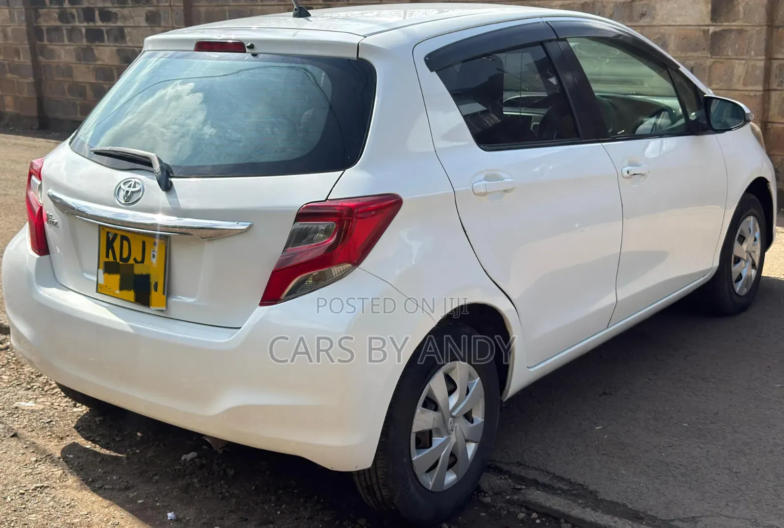 Toyota Vitz 2015 White