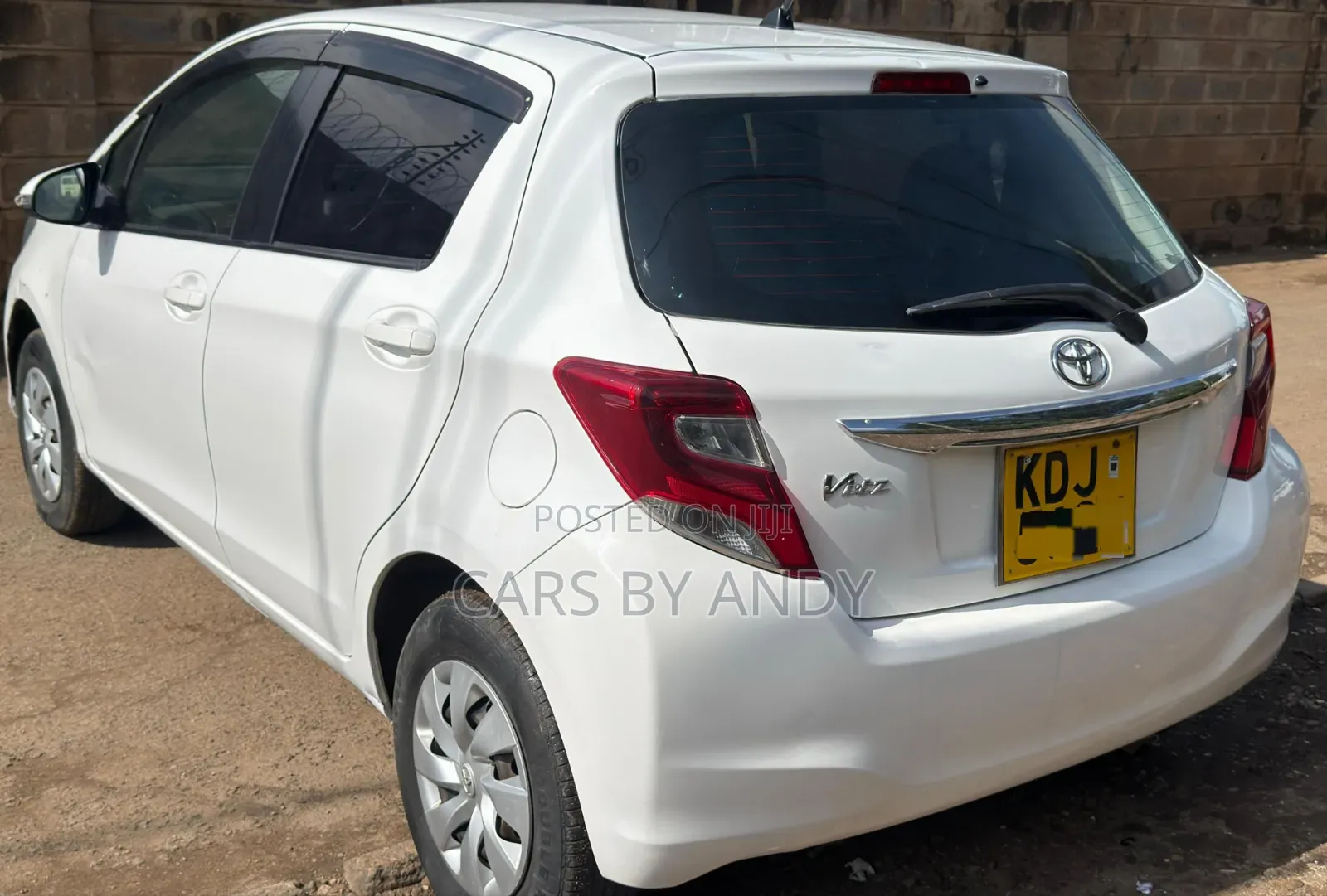 Toyota Vitz 2015 White