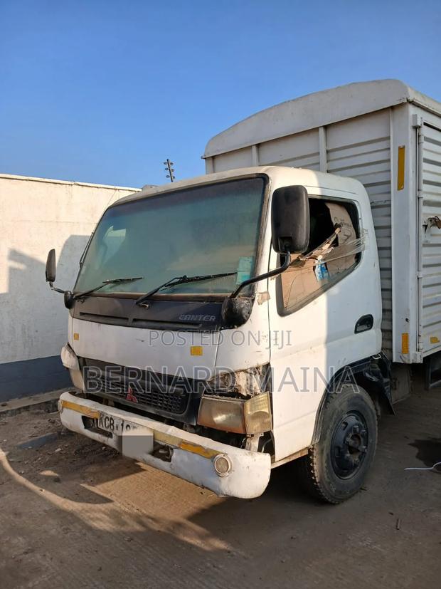 Mitsubishi Canter 2014 White
