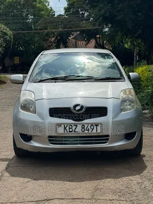 Toyota Vitz 1.3 FWD 5dr 2007 Silver